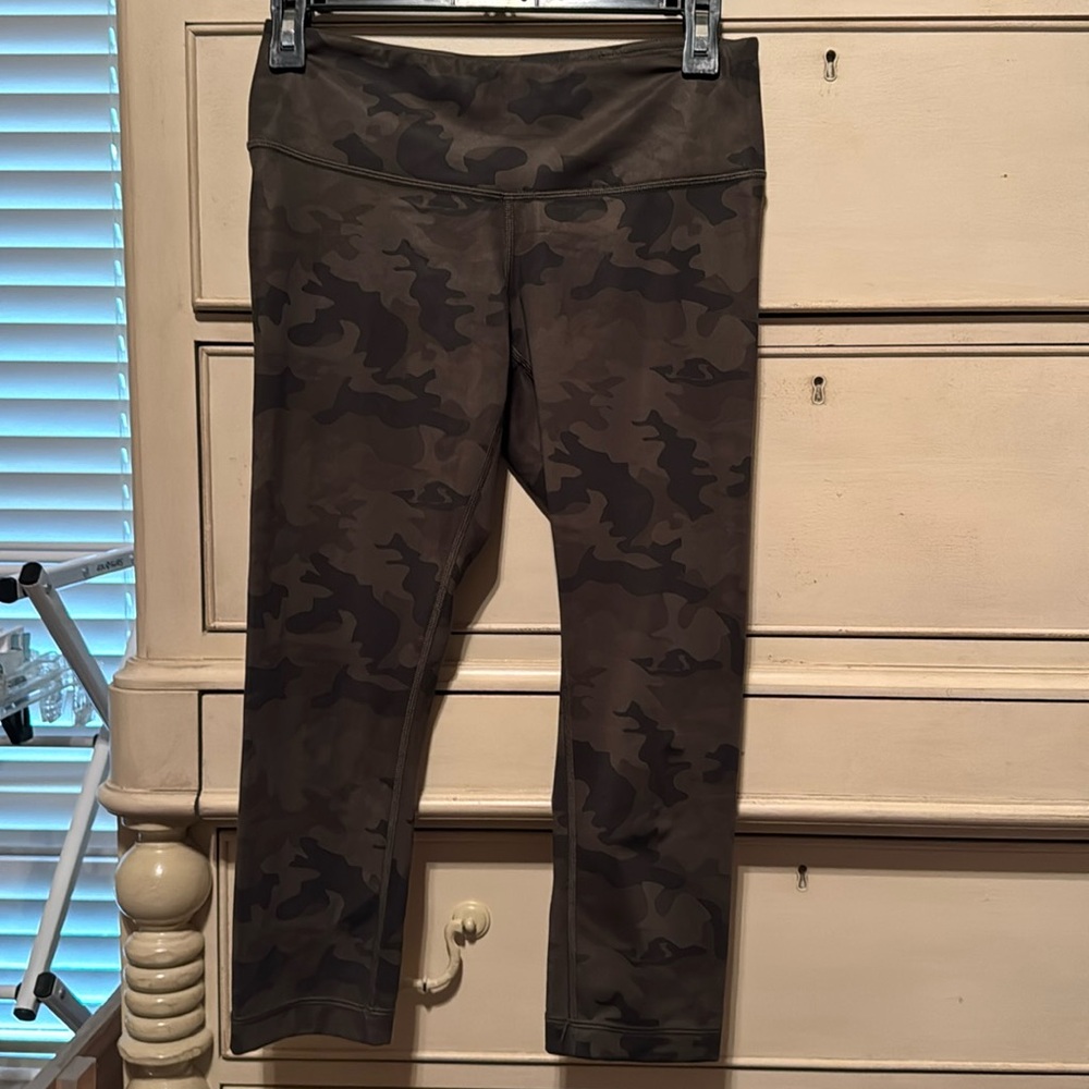 Lululemon crop leggings